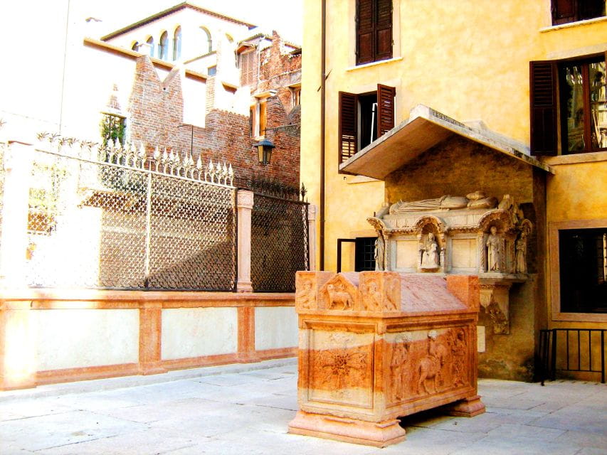 Verona: History and Hidden Gems Guided Walking Tour - Exploring Verona’s Medieval and Renaissance Roots
