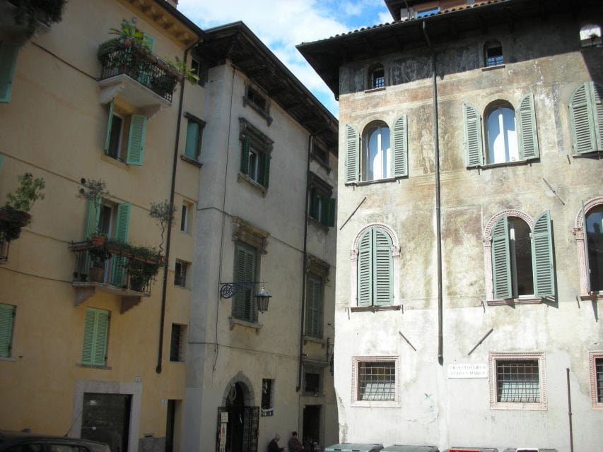 Verona: Private 2-Hour Walking Tour - Strolling Through the Heart of the City
