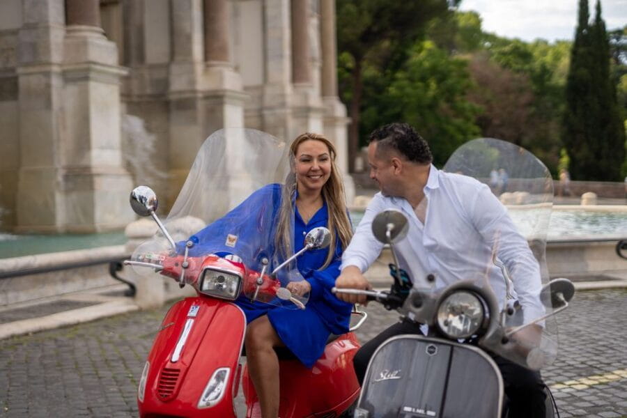 Vespa tour with Professional Photoshoot - Majestic Photos at the Colosseum
