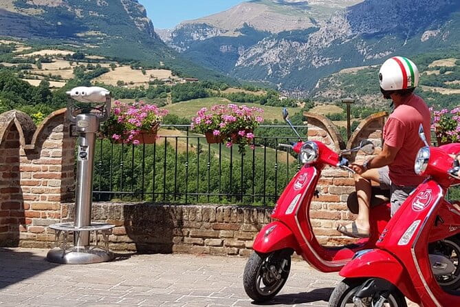 Vespa tour with written guide of Marche in Valdaso - Who This Tour Suits Best
