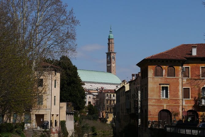 Vicenza City Sightseeing Walking Tour of Must-See Sites With a Local Guide - Why Guides Make a Difference