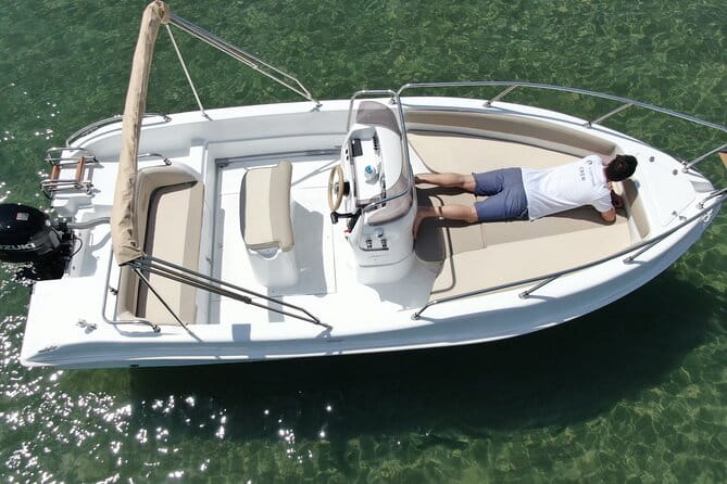 Vieste Boat rental without nautical license - What the Boats Are Like and What to Expect