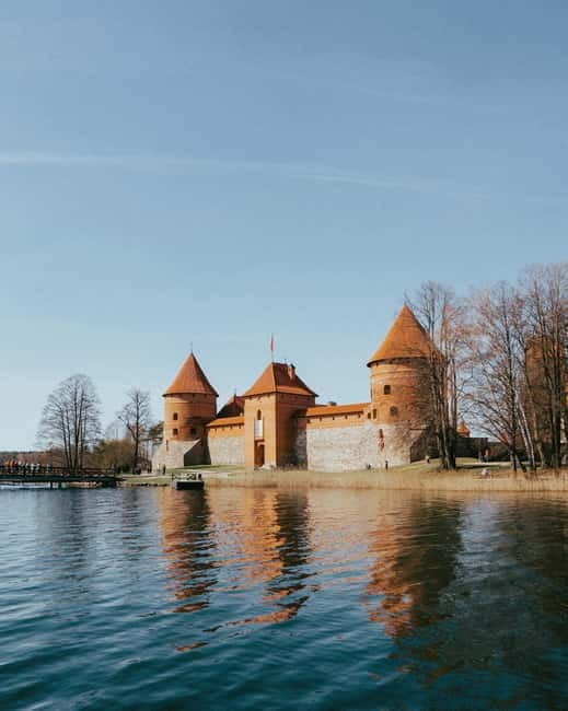 Vilnius to Trakai Island Guided Tour with Chocolate Tasting - Inside Trakai Island Castle: Tales from the Past