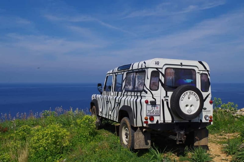 Vis: Historic Military Tour w/ Fort George Visit & Transfer - The Land Rover Experience: Comfort with a Rugged Twist