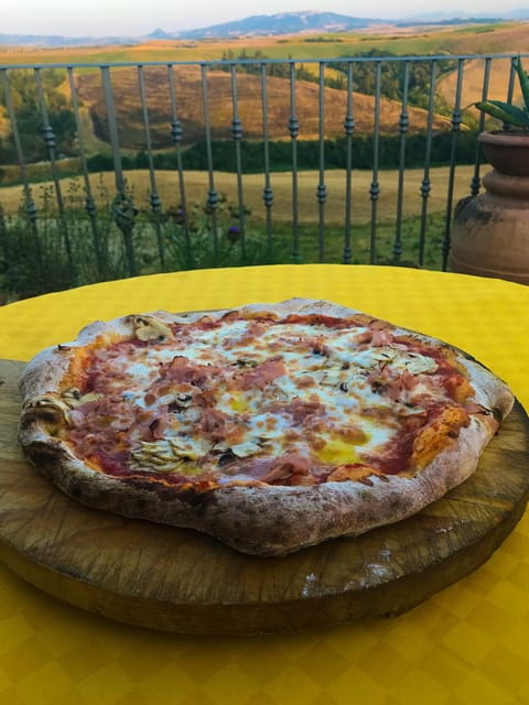 Volterra: Pizza Cooking Class in a tuscan farmhouse - Savoring Your Creations: Food and Wine