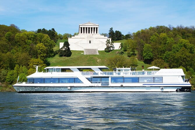 Walhalla tour by boat in Regensburg - Walhalla: The Brief but Memorable Visit