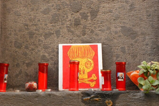 Walking Tour of the Neapolitan Superstition - The Munaciello and Piazza San Gaetano: Legends Come to Life