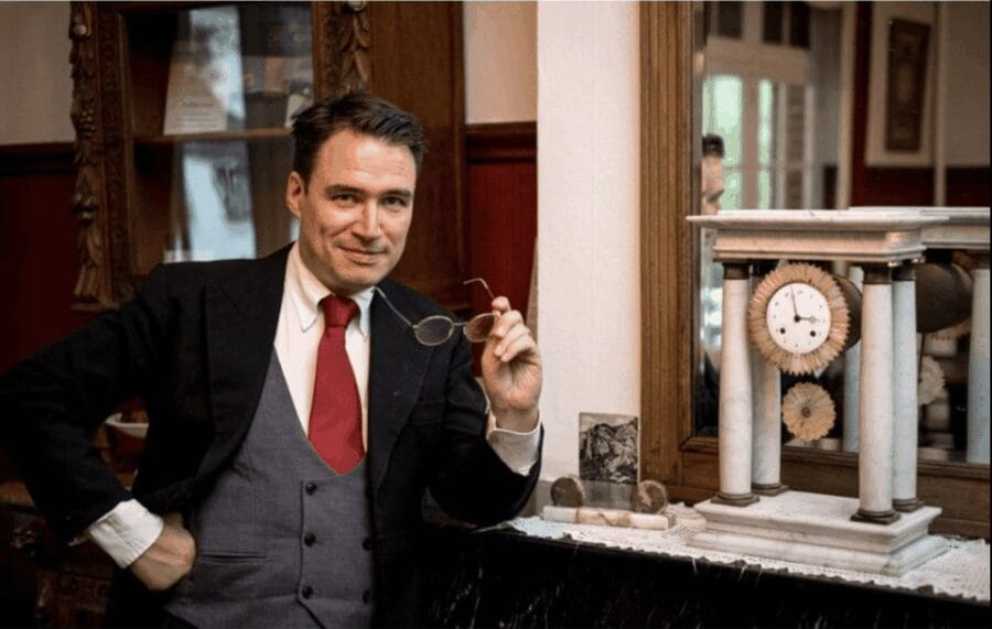 Walter the butler tells you about Waulsort - Price and Logistics: A Good Deal for a Cultural Snapshot