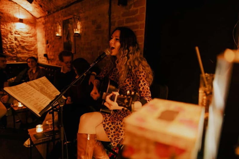 Wednesday Night Live Music with Cocktails - Exploring the Experience in Detail