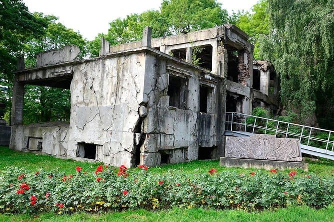 Westerplatte - 2h private trip by luxury car| - FAQ