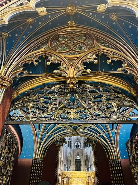 Westminster Abbey Tour with Changing of the Guard and Royal Palaces - Who is this tour best for?