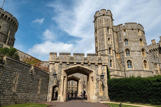 Windsor Castle: Full Day Guided Tour from London by Train - A Stroll Through Historic Eton