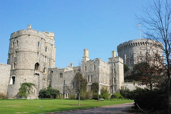 Windsor Castle & Hampton Court Palace, Private Tour Including entry pass - FAQ