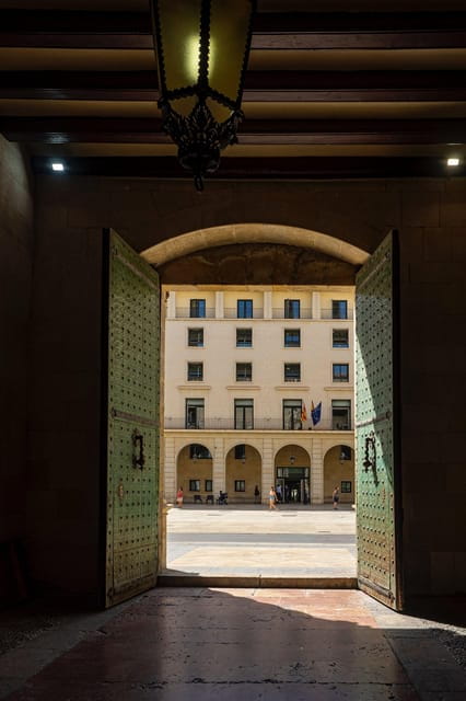 Wine trip in the Alicante region served 4 courses lunch! - Transitioning to Francisco Gómez’s Bodega: Countryside Charm