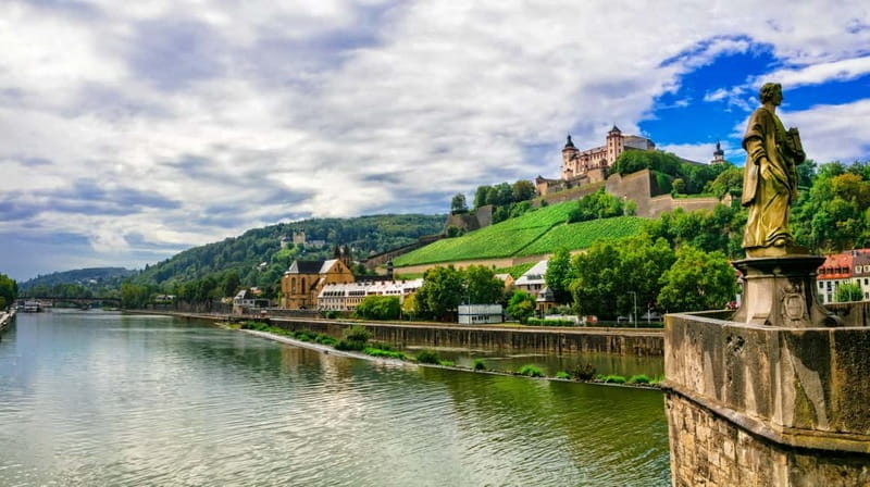 Würzburg: 2-hour Best Intro Walking Tour with a Local - Tasting Local Flavors and Insider Tips