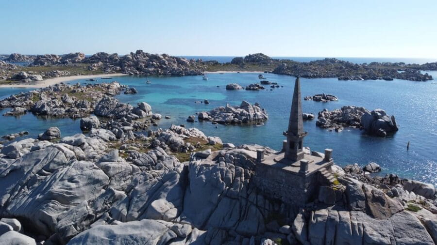 Yacht catamaran trip to the Lavezzi Islands - The Experience: A Deep Dive into the Trip