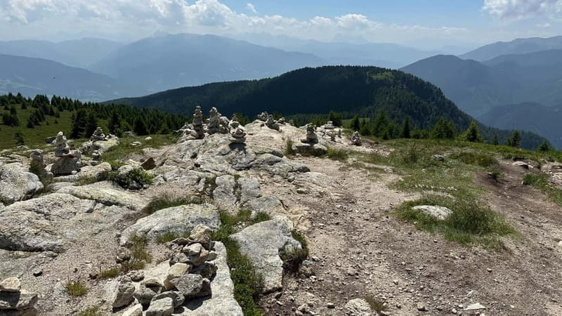 Yoga at the "Stoanamandl" viewpoint followed by brunch - The Return Hike and the Brunch: A Culmination of Nature and Food