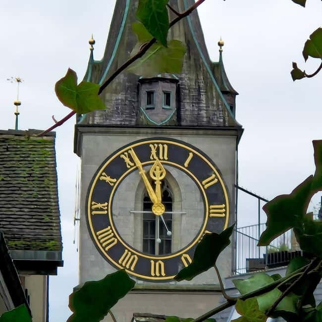 Zurich: Old Town Walking Tour - Wandering Through Niederdorf: The Heartbeat of Old Zurich