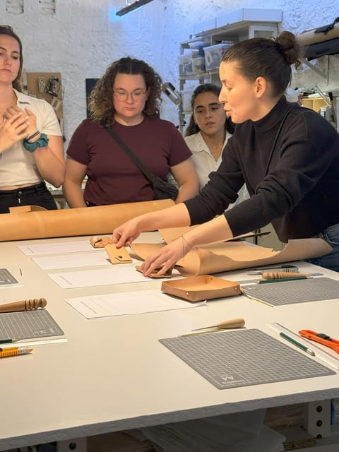 Experience in Leather Goods Workshop- Leather Accessory - The Experience in Detail: What You Can Expect