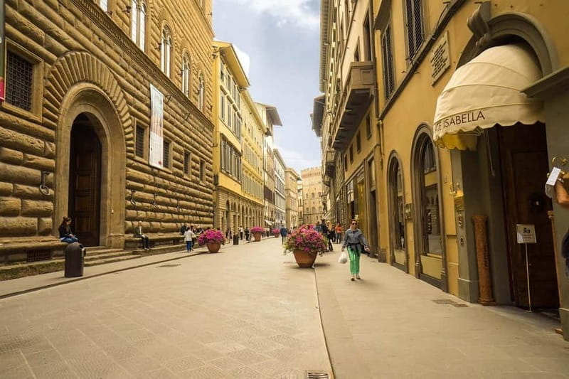 Florence: Guided Walking Tour of the City Center - Crossing the Ponte Vecchio: Florence’s Oldest Bridge