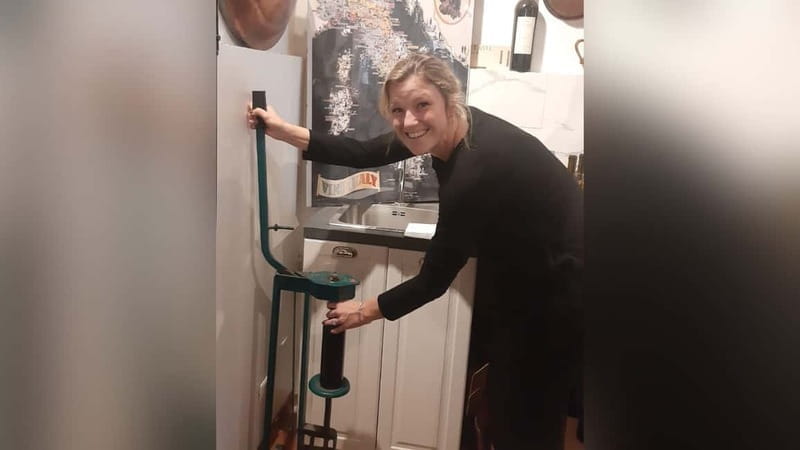 Florence: Make your wine Workshop Ponte Vecchio - The Experience Breakdown: What You Actually Do