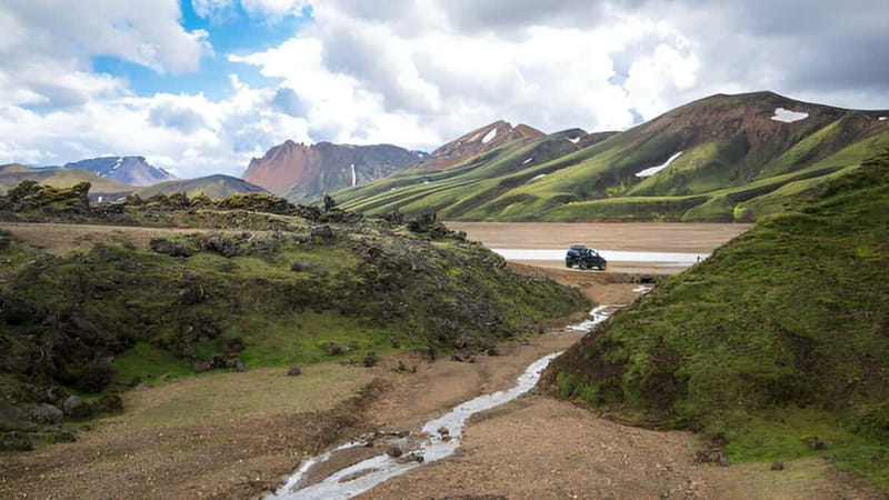 From Reykjavik: Private Landmannalaugar Super Jeep 4x4 Tour - Exploring Landmannalaugar: Hot Springs and Mountain Views
