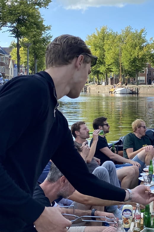 Groningen: City canal cruise (with unlimited drinks) - Who Will Love This Experience?