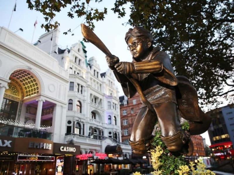 Harry Potter in full force throughout London! - FAQ