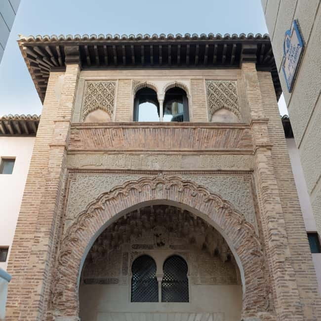 Highlights of Granada & Winetasting - Price and Logistics