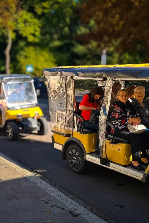 Krakow: Old Town by Golf Cart & Guided Tour of Wawel Castle - The Value of a Guided, Comfortable Tour