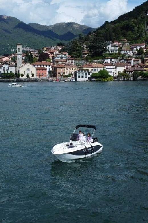 Lake Como: 1 hour boat rental without a license - What You Can Expect: An Hour on Lake Como