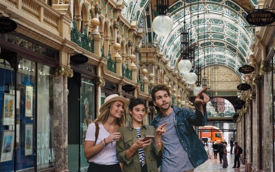 Leeds: City Walking Tour & Exploration Game - Itinerary Breakdown: What to Expect at Each Stop