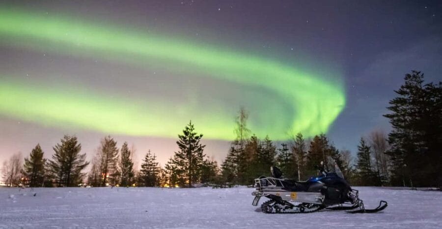 Levi: Snowmobile Northern Lights Hunting Trip - The Guides: Knowledge & Hospitality