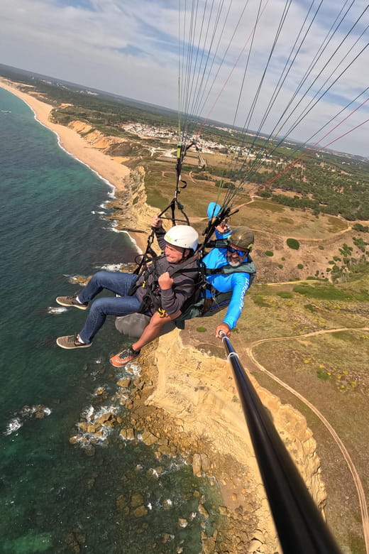 Lisboa: Paragliding Flight - Praia das Bicas - Who Should Consider This Paragliding Flight?