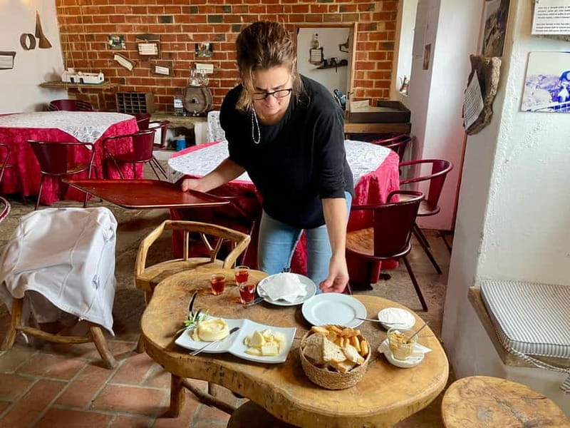 Lisbon: Azeitão Cheese Workshop with Wine & Food Tasting - Exploring Livramento Market: A Feast for the Senses