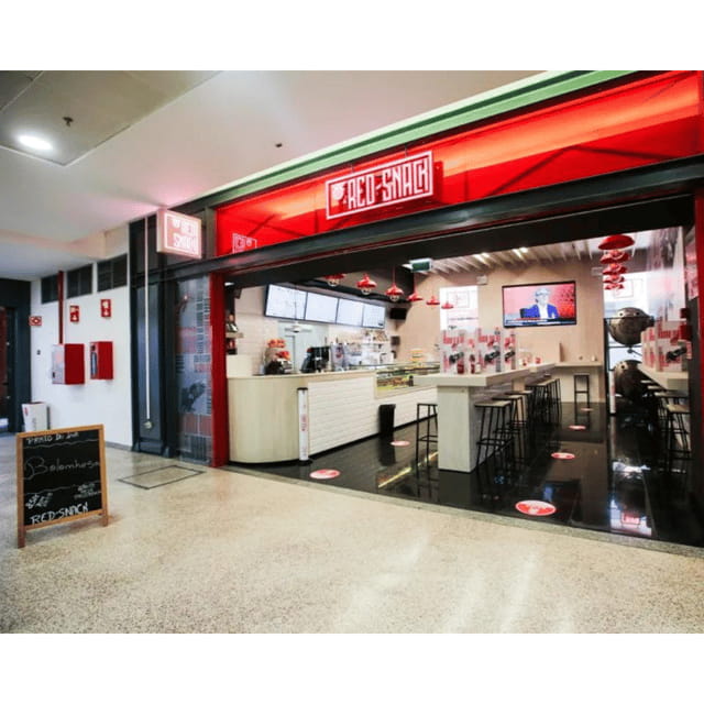 Lisbon: Benfica Stadium and Museum Tour with Meal and Scarf - The Stadium Tour: Behind the Scenes at Estádio da Luz