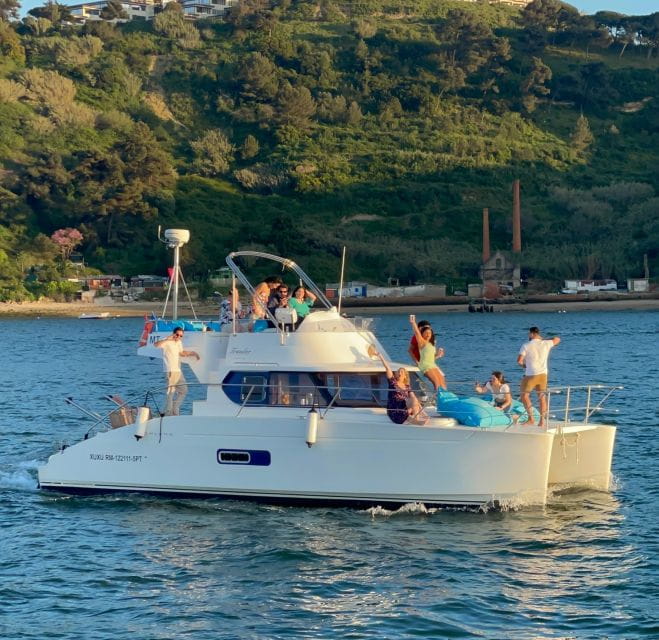 Lisbon: Private Luxury Catamaran Tour with Welcome Drink - Who Should Book This Tour?