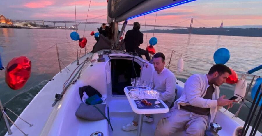 Lisbon: Sailboat Tour w/ Local Guide and Open Bar Green Wine - Who Should Book This Sailboat Tour?