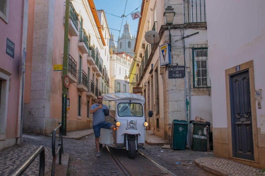Lisbon: Tuk-Tuk Tour in French or German w/True Local Guide - FAQ