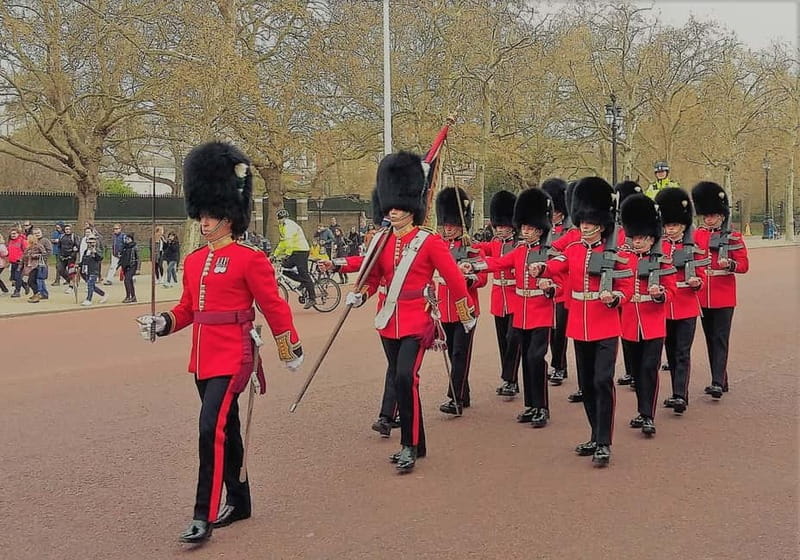 London: Private Highlights Taxi Tour - Hotel Pickup - The Sum Up: Is This the Right Tour for You?