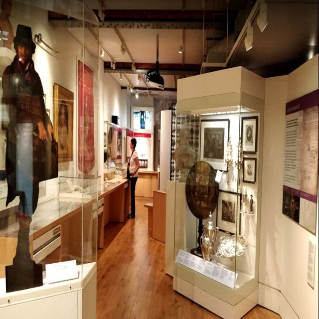 London Private Jewish History, Synagogues and Holocaust Tour - Price and Logistics: Good Value for Deep Engagement