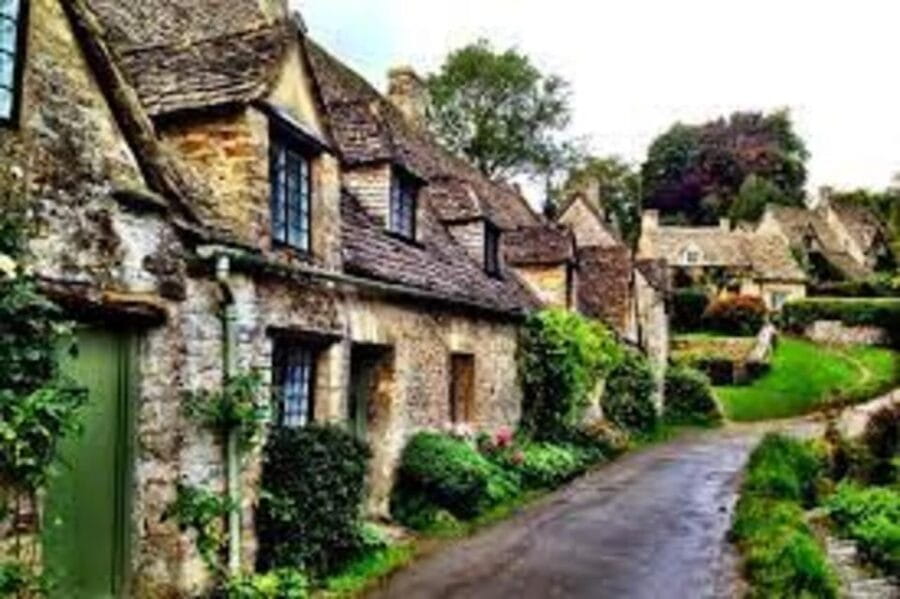 London: Voyagers Private Luxury Day Tour of the Cotswolds - Bibury: The Picture-Perfect Village