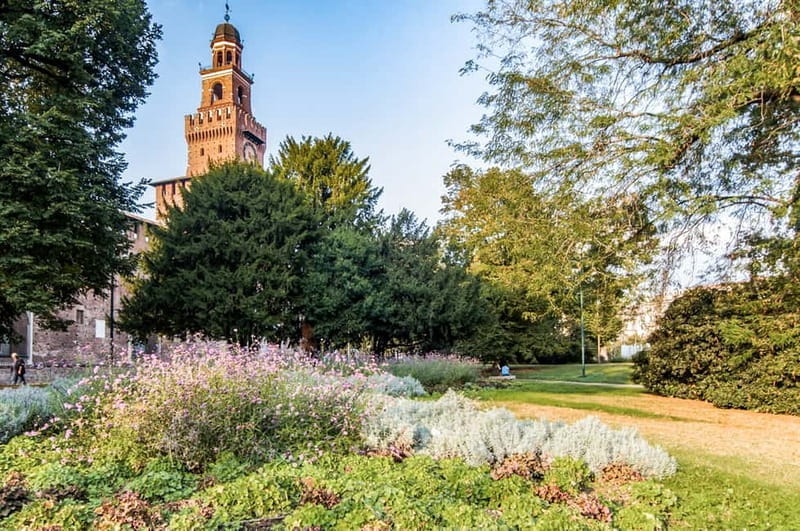 Milan: City Center & Last Supper Walking Tour - Starting at Piazza Santa Maria delle Grazie: The Gateway to Milan’s Artistic Heart