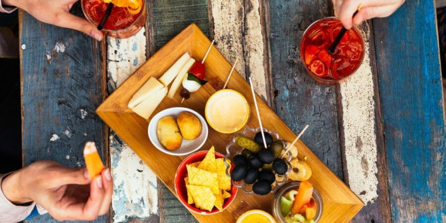 Milan: Private Tour with Drinks & Bites in Centro Storico - Exploring Milan’s Nightlife in the Comfort of a Private Guide