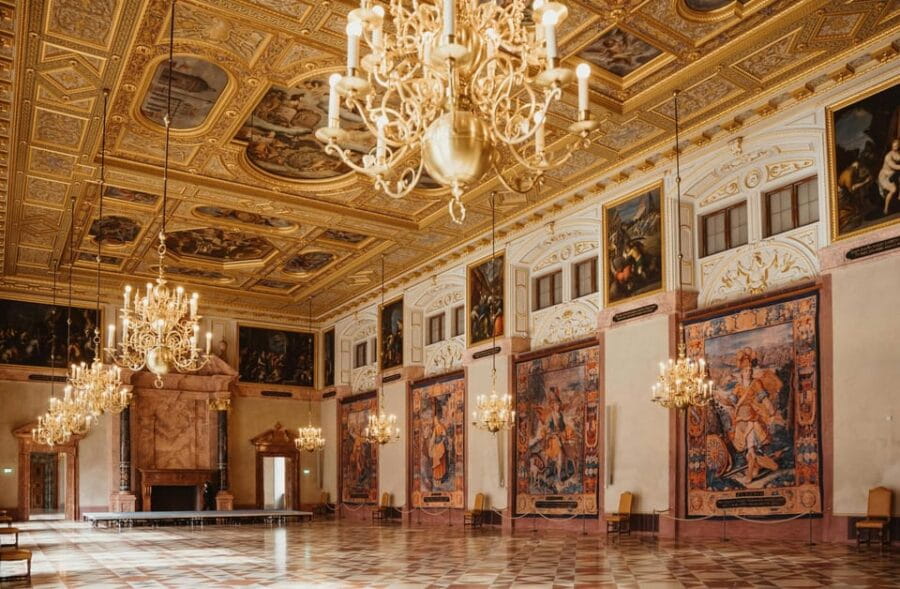 Munich: Residenz Museum Tickets and 2,5-hour Guided Tour - Entering the Opulent World of Munich Residenz
