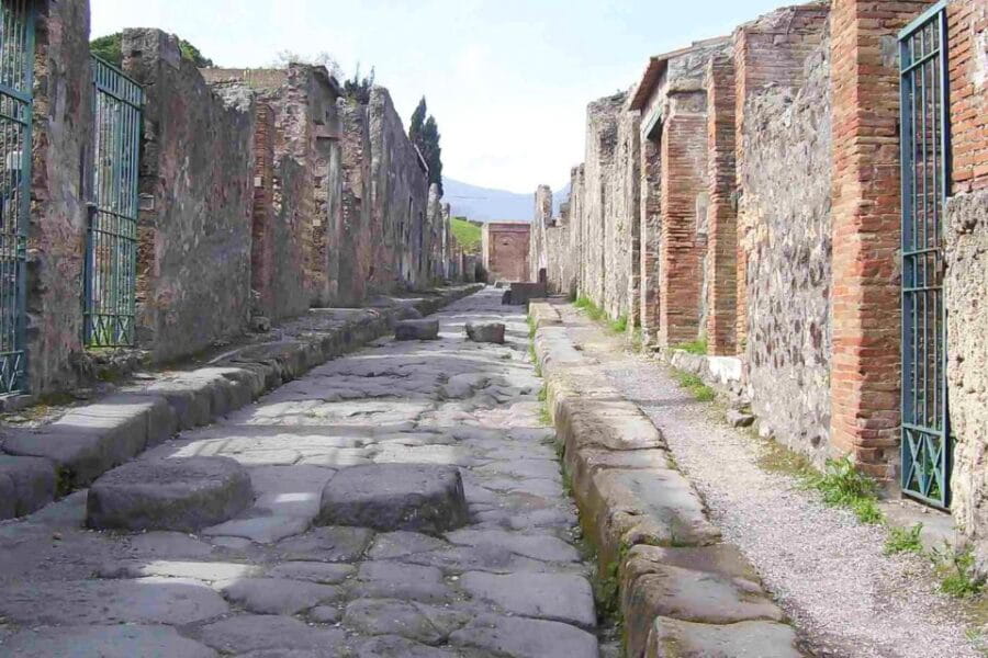 Naples and Pompeii: Half-Day Tour - Price and Value: Is It Worth It?
