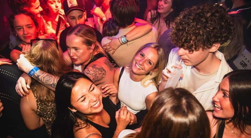 Nice: Party Bar Crawl, 4 Bars + 1 Club with VIP & Free Shots - Who Will Love This Tour?