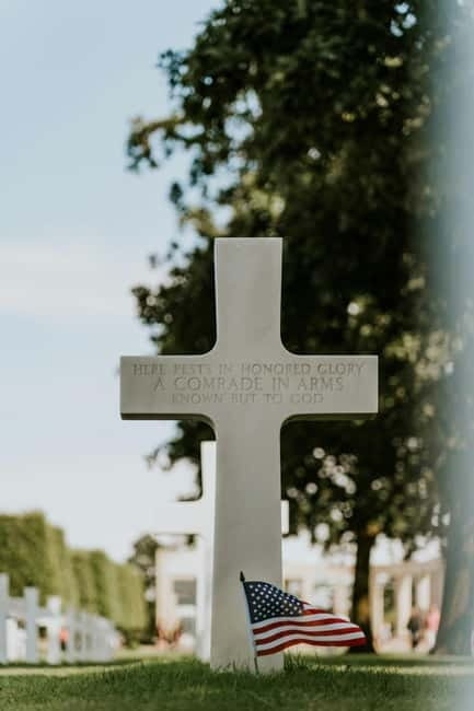 Normandy D-Day Beaches: Small Group Tour from Paris - Pointe du Hoc: Cliff-Top Defiance