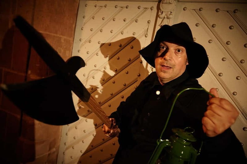 Nuremberg: Theater Tour "Of nightwatchmen, executioners, and nymphs" - The Highlights of the Theater-Driven Tour