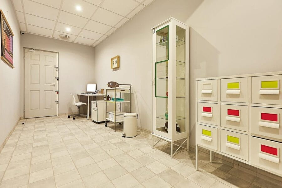 Nürnberg: Secret Surgery Escape Room Game - Price and Logistics: Is It Worth It?